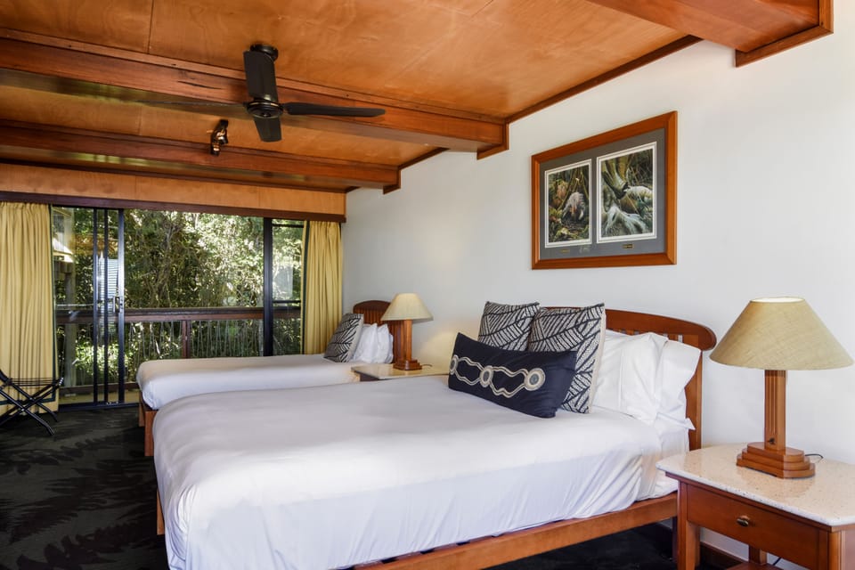 Mountain View Room | Iron/ironing board, WiFi (free), bed sheets