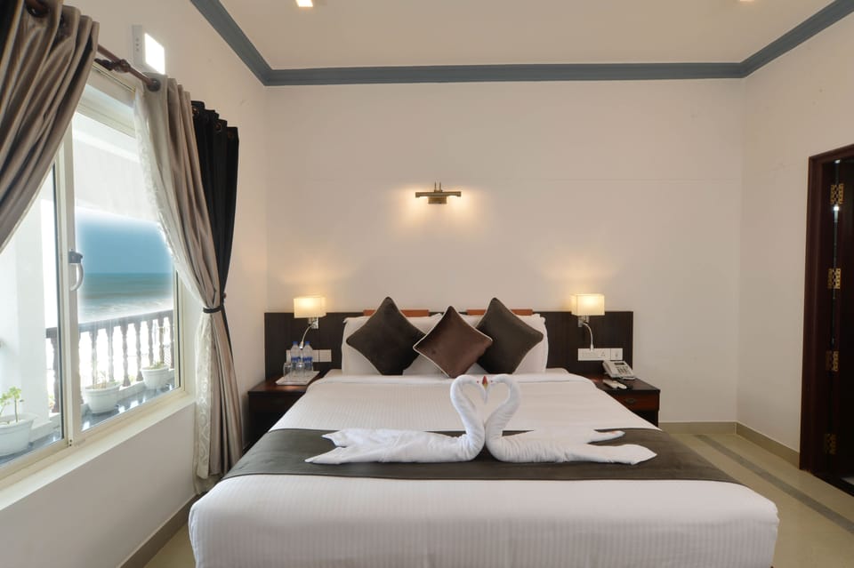 Super Deluxe Room | In-room safe, soundproofing, iron/ironing board (on request)