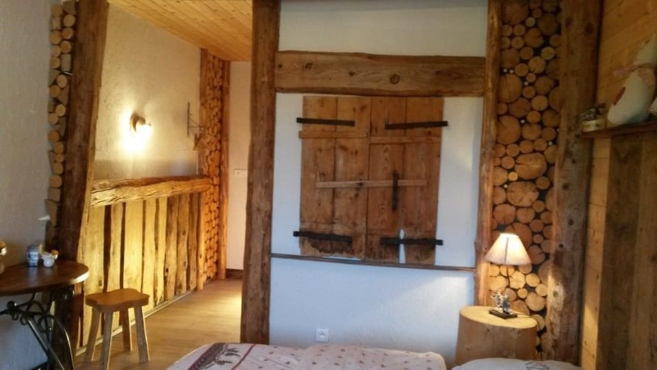 Deluxe Chalet, 4 Bedrooms | Cribs (free), WiFi (free)