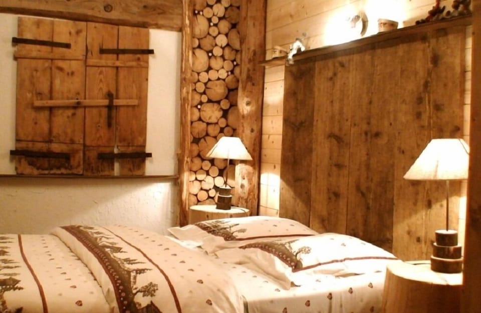 Deluxe Chalet, 4 Bedrooms | Cribs (free), WiFi (free)
