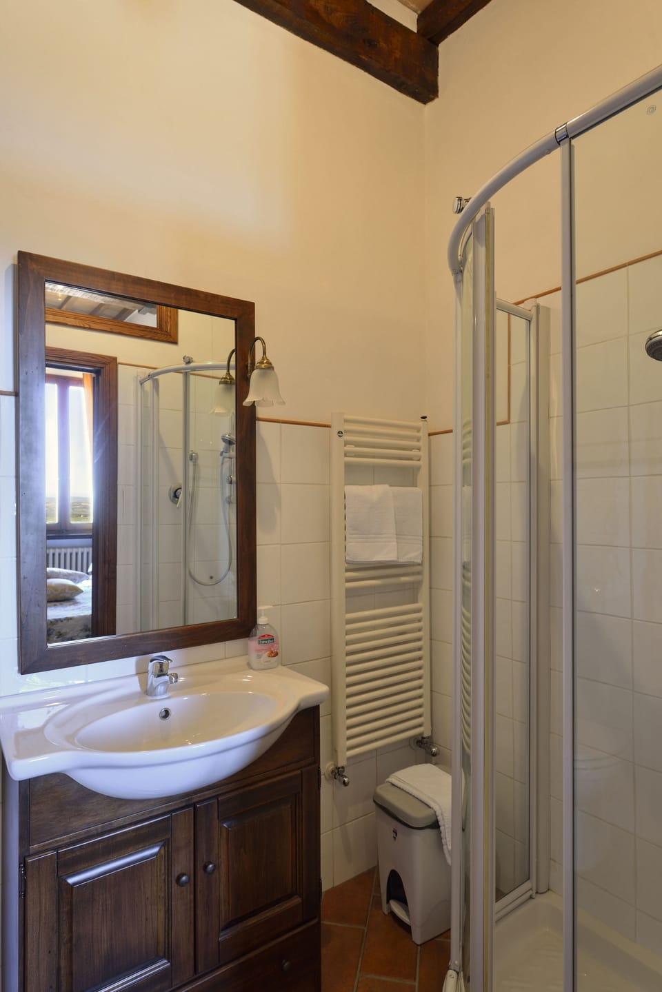 Shower, free toiletries, hair dryer, bidet