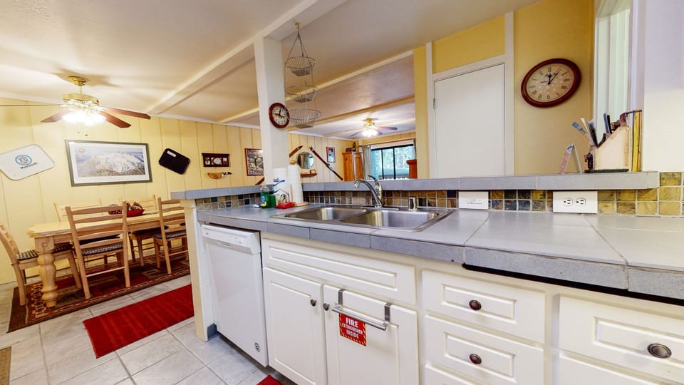 Condo, 1 Bedroom | Private kitchen | Fridge, microwave, dishwasher, coffee/tea maker