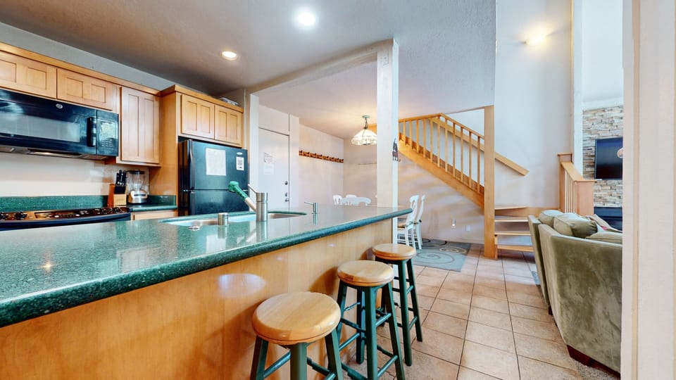 Condo, 2 Bedrooms | Private kitchen | Coffee/tea maker, toaster
