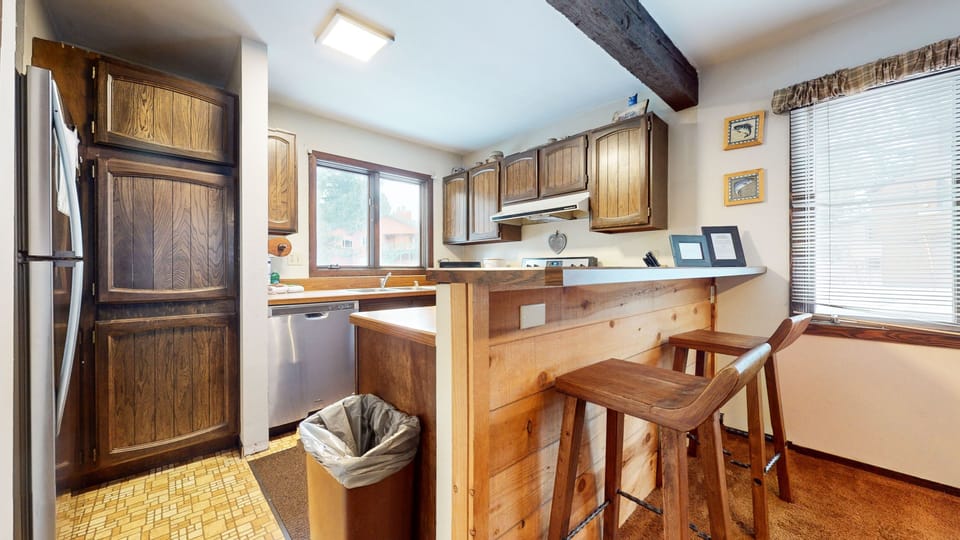 Condo, 1 Bedroom | Private kitchen | Fridge, microwave, dishwasher, coffee/tea maker