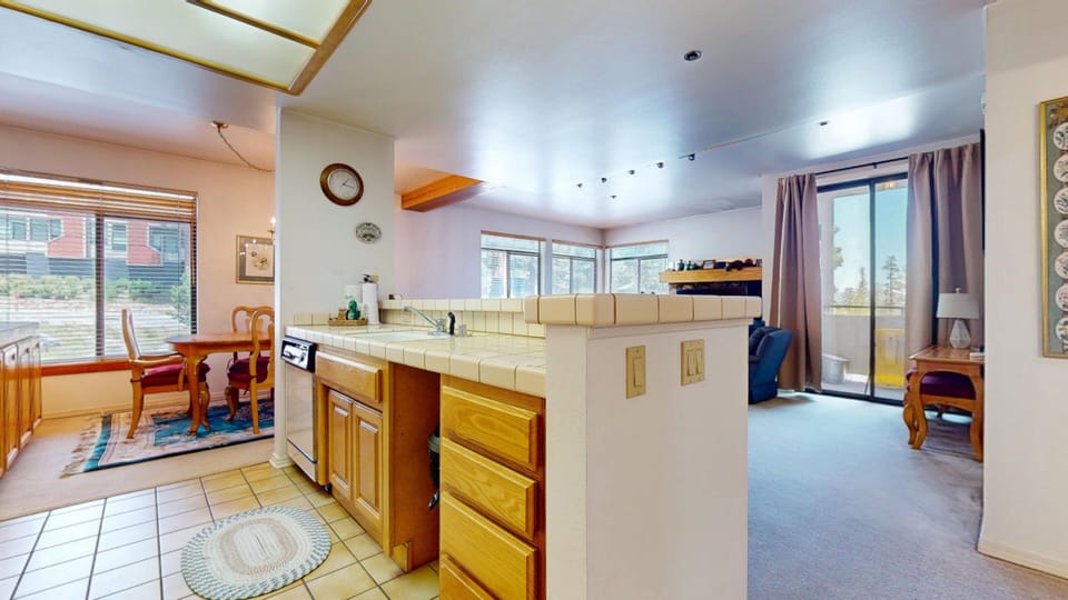 Condo, 2 Bedrooms | Interior