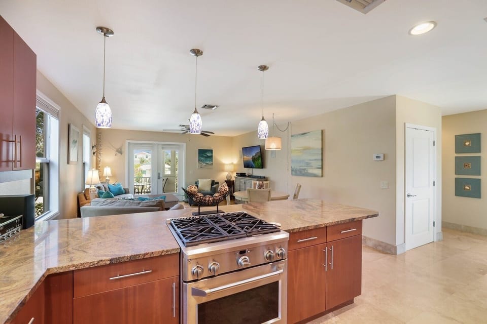 Villa, 3 Bedrooms | Private kitchen | Fridge, microwave, oven, coffee/tea maker