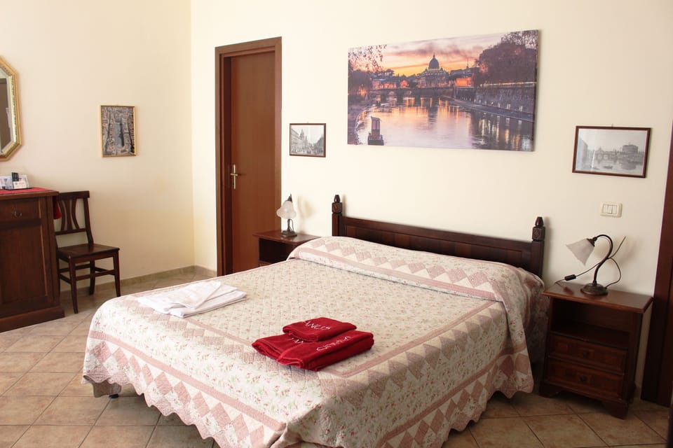 Quadruple Room | Soundproofing, iron/ironing board, free WiFi, bed sheets