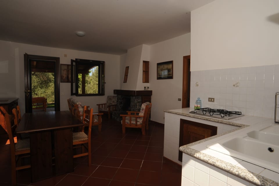 Comfort Apartment, 2 Bedrooms, Patio (Ginestra) | Living room | Flat-screen TV
