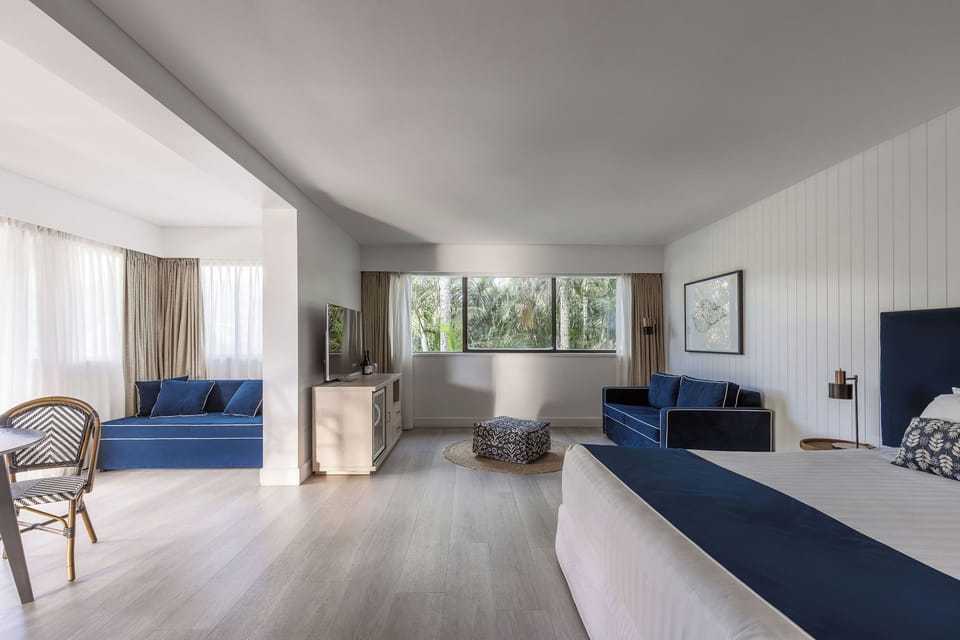 State Suite | Minibar, in-room safe, laptop workspace, soundproofing