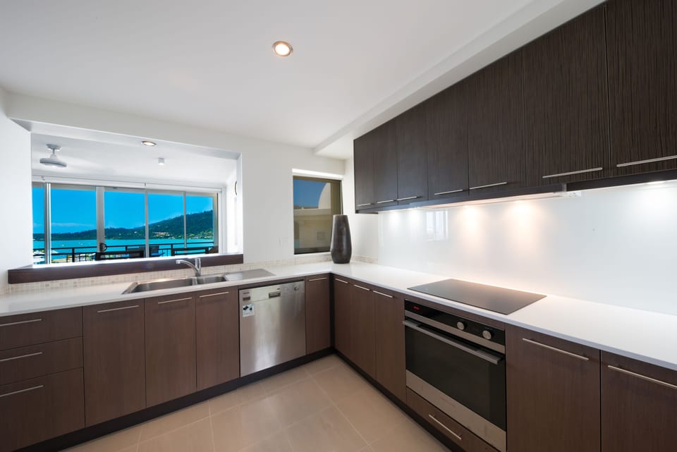 4 Bedroom 5 Bathroom Top Floor Spa Penthouse | Private kitchen | Microwave, electric kettle, toaster, eco-friendly cleaning products