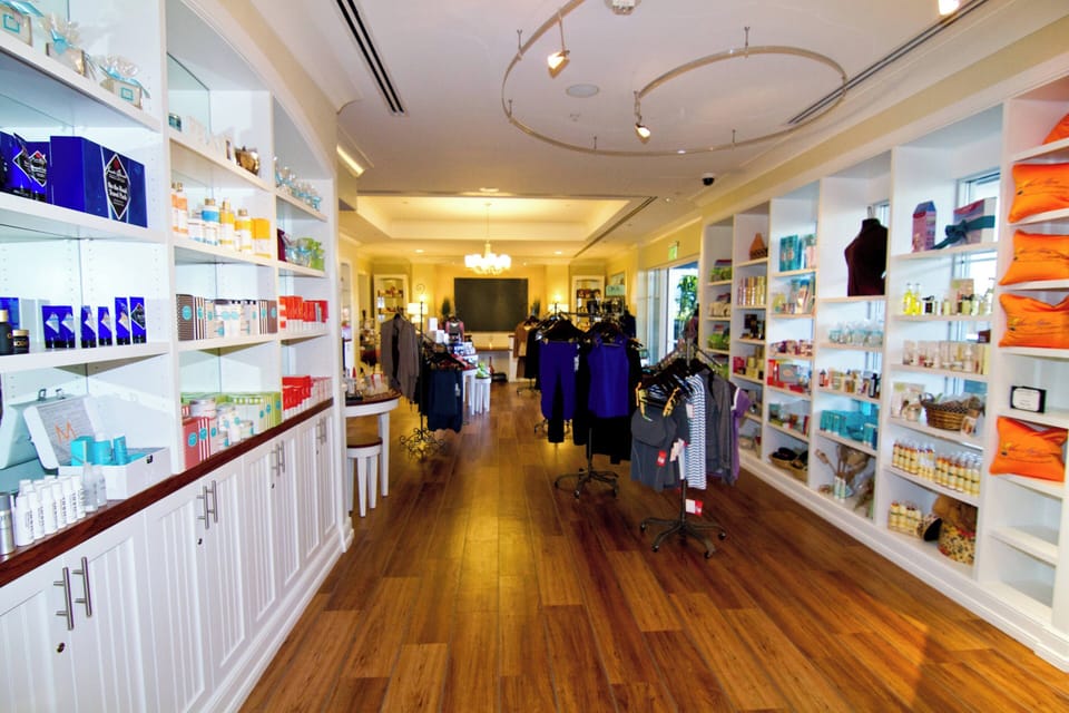 Couples treatment rooms, sauna, hot tub, steam room, body treatments