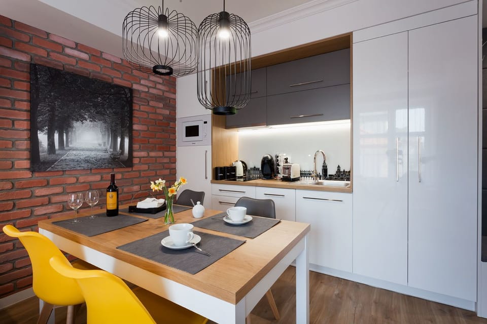 Deluxe Studio Suite | Private kitchenette | Espresso maker, coffee/tea maker, fridge, microwave