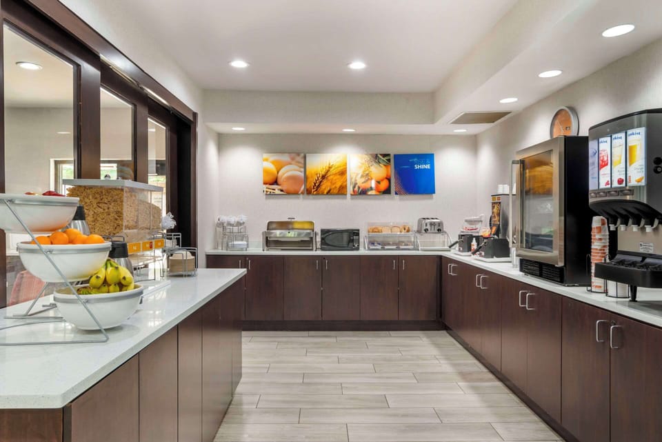 Free daily full breakfast