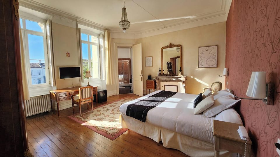 Superior Double Room | Premium bedding, individually decorated, individually furnished, desk
