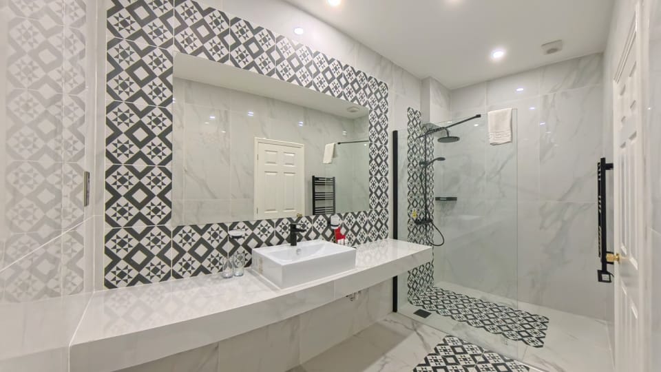 Executive Double Room | Bathroom | Towels