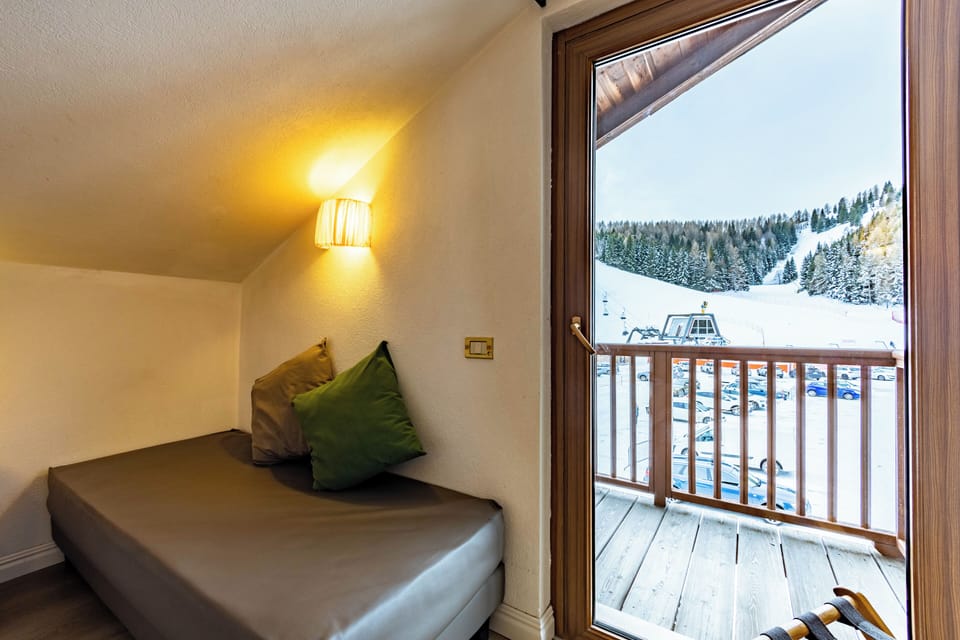 Standard Triple Room | Premium bedding, in-room safe, desk, free WiFi