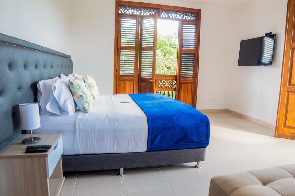 Luxury House, Balcony, Mountain View | 9 bedrooms, premium bedding, in-room safe, blackout drapes