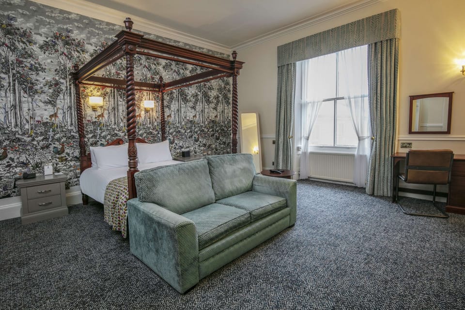 Deluxe Room, 1 Double Bed, Non Smoking | Premium bedding, desk, blackout drapes, iron/ironing board (on request)