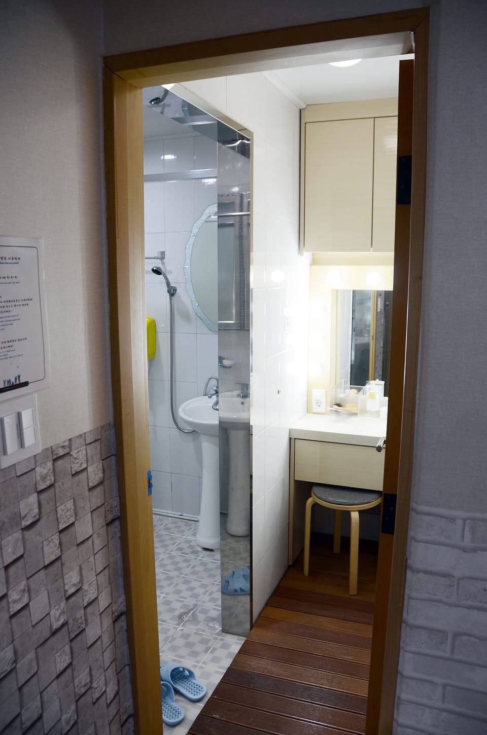 Shower, free toiletries, slippers, bidet