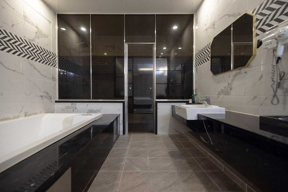 VIP | Bathroom | Jetted tub, hair dryer, bathrobes, slippers
