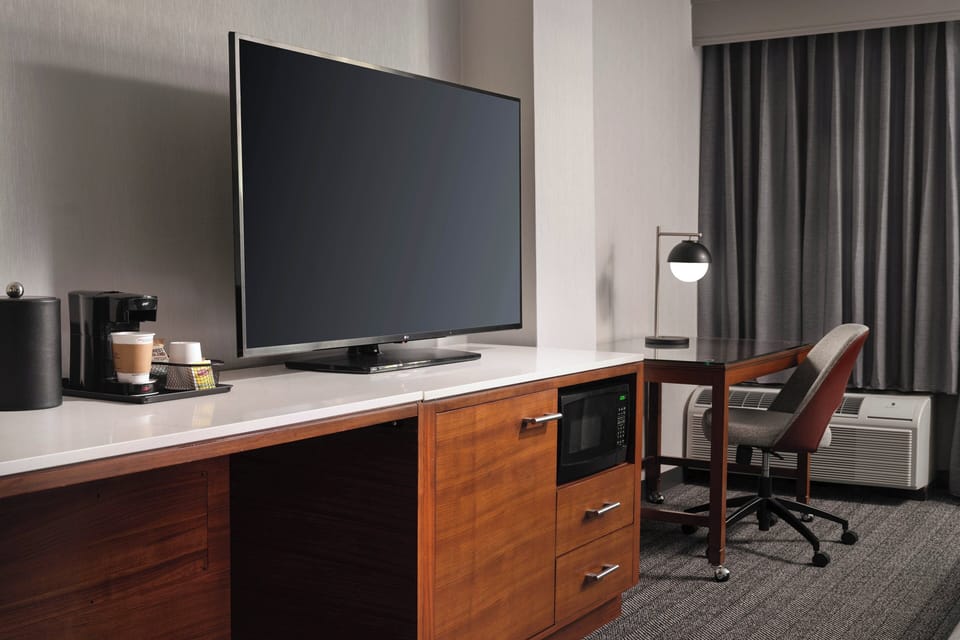 Premium bedding, pillowtop beds, in-room safe, desk