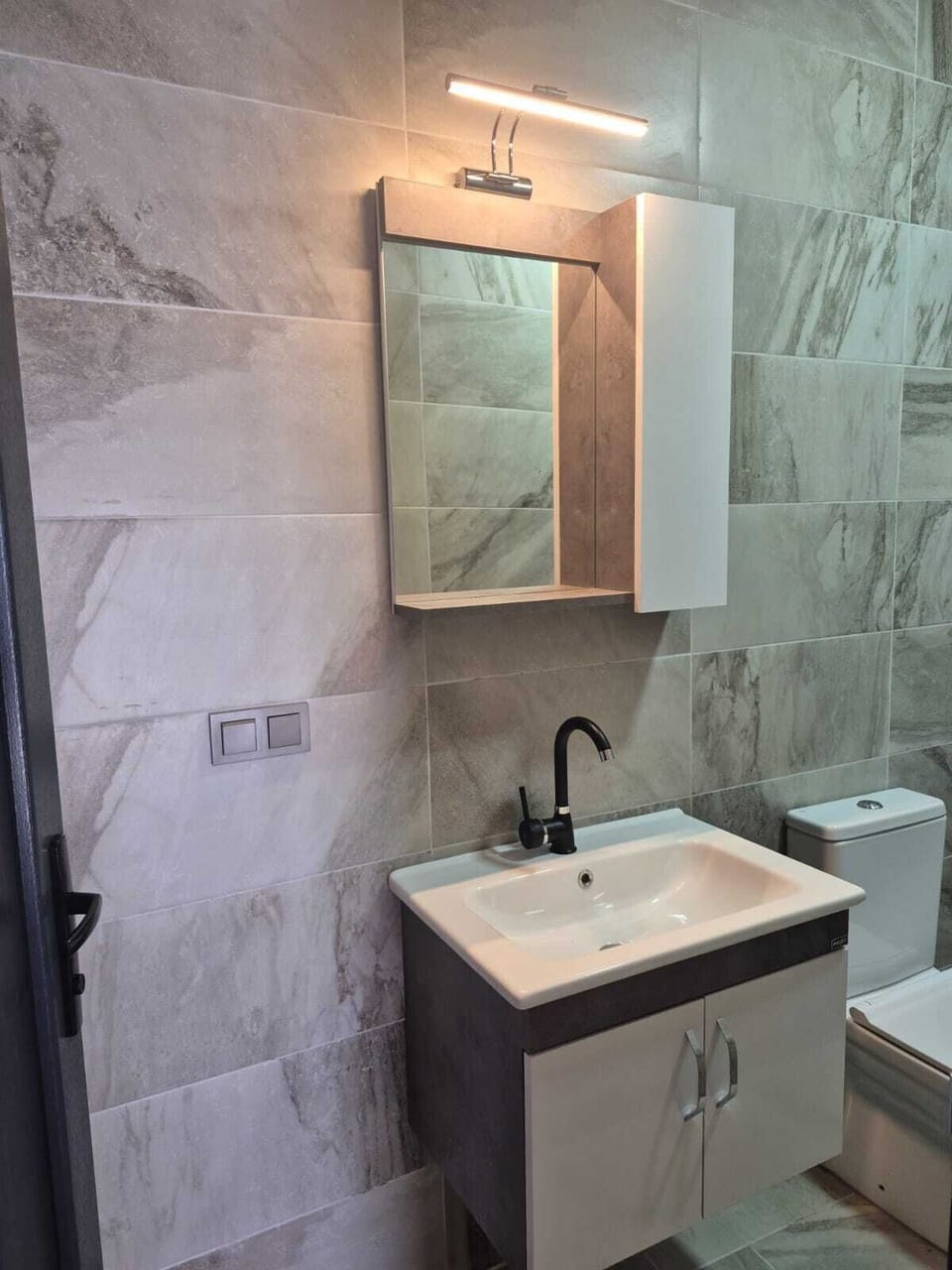 Room | Bathroom | Shower, hair dryer, slippers, towels