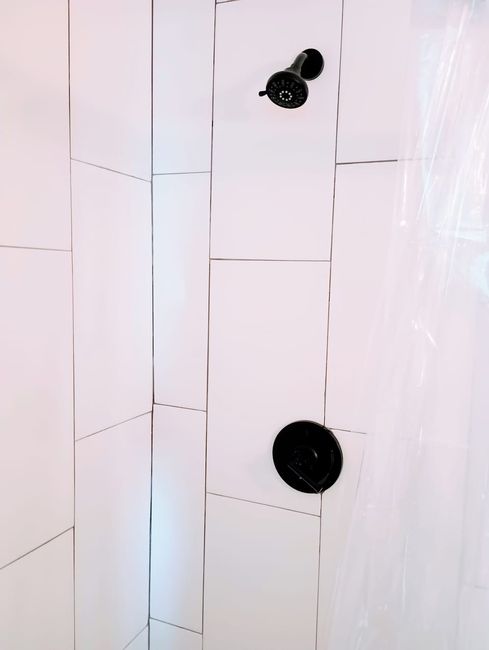 Comfort Double Room, 2 Double Beds | Bathroom | Shower, rainfall showerhead, free toiletries, hair dryer
