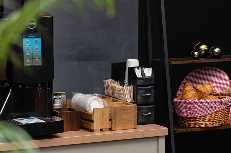 Breakfast served, British cuisine