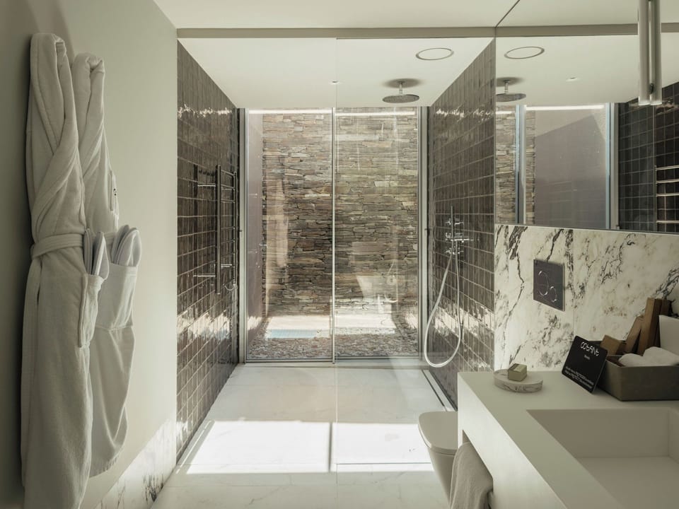 Villa, 2 Bedrooms, Private Pool (House Collec/Douro Plunge Pool 2-Room) | Bathroom | Separate tub and shower, free toiletries, hair dryer, bathrobes