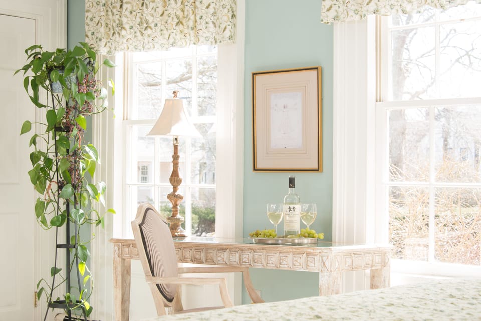 Luxury Room, 1 King Bed, Garden View | Room amenity
