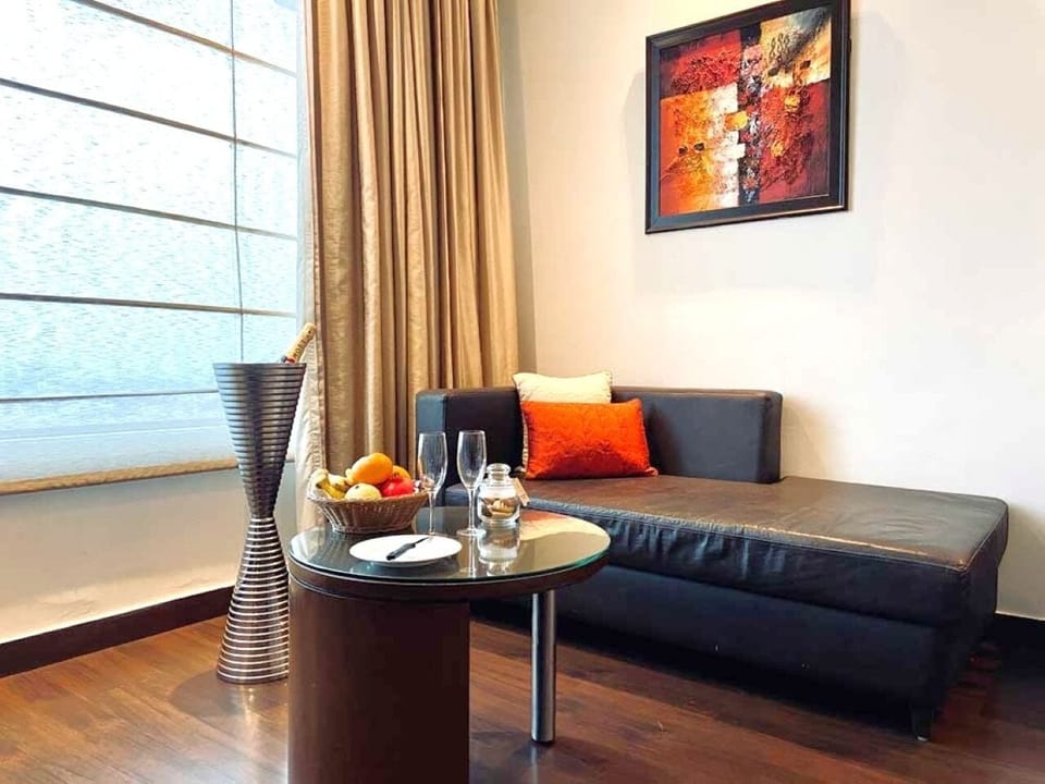 Imperial Room, 1 Bedroom | Living area | LED TV