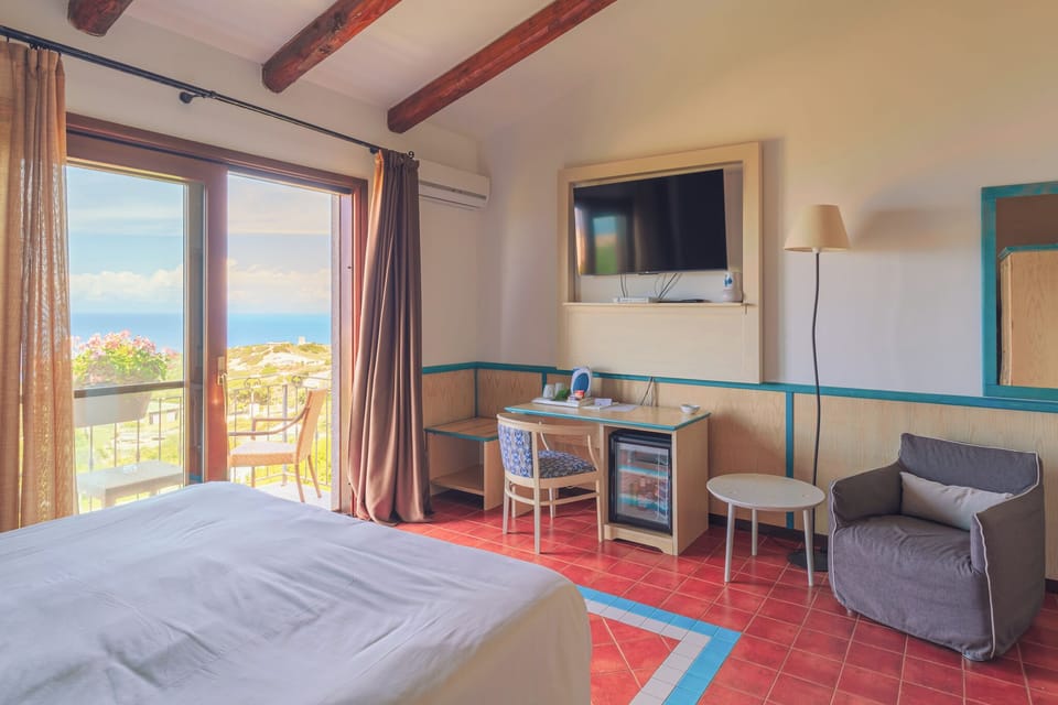 Deluxe Double Room | Frette Italian sheets, premium bedding, pillowtop beds, minibar