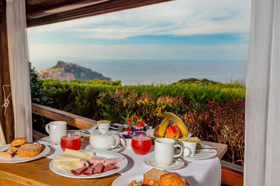 Free daily cooked-to-order breakfast