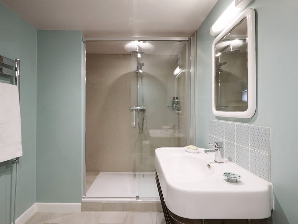 Luxury Double Room, Ensuite | Bathroom | Towels
