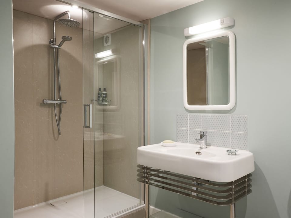 Luxury Double Room, Ensuite | Bathroom | Towels