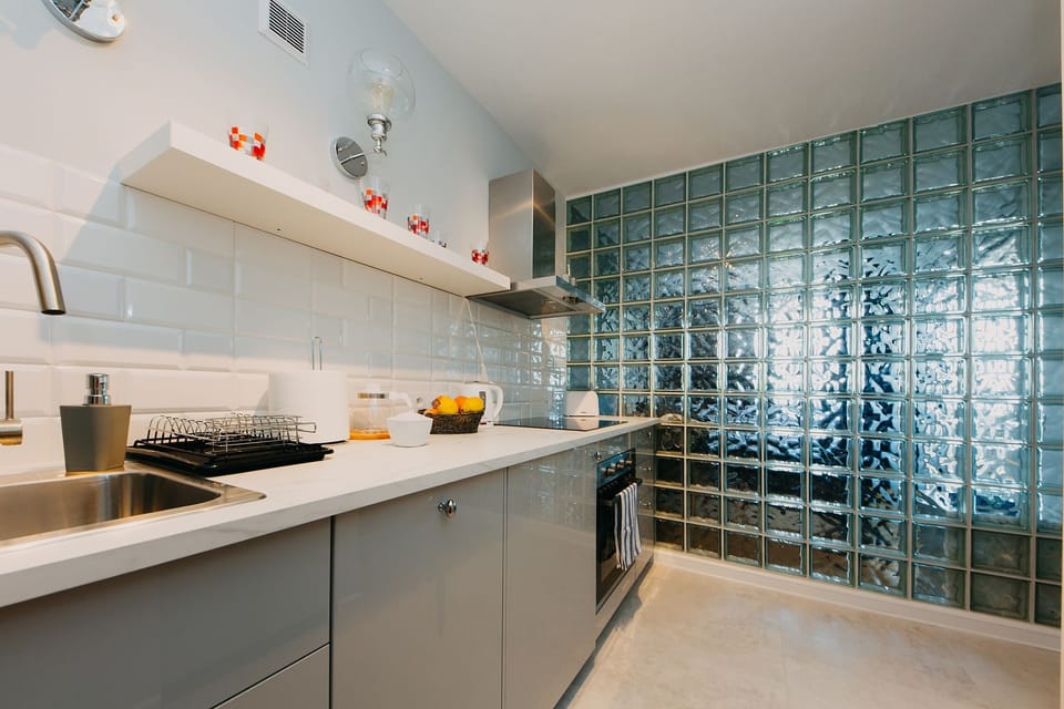 Comfort Apartment, 1 Bedroom, Balcony | Private kitchen | Fridge, microwave, oven, stovetop