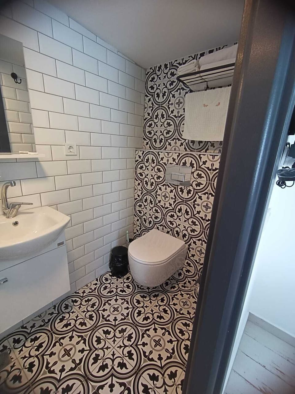Room, Terrace | Bathroom | Shower, free toiletries, hair dryer, slippers