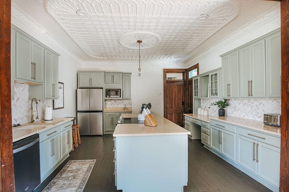 Villa, Private Bathroom (Suite 6) | Private kitchen | Ice maker