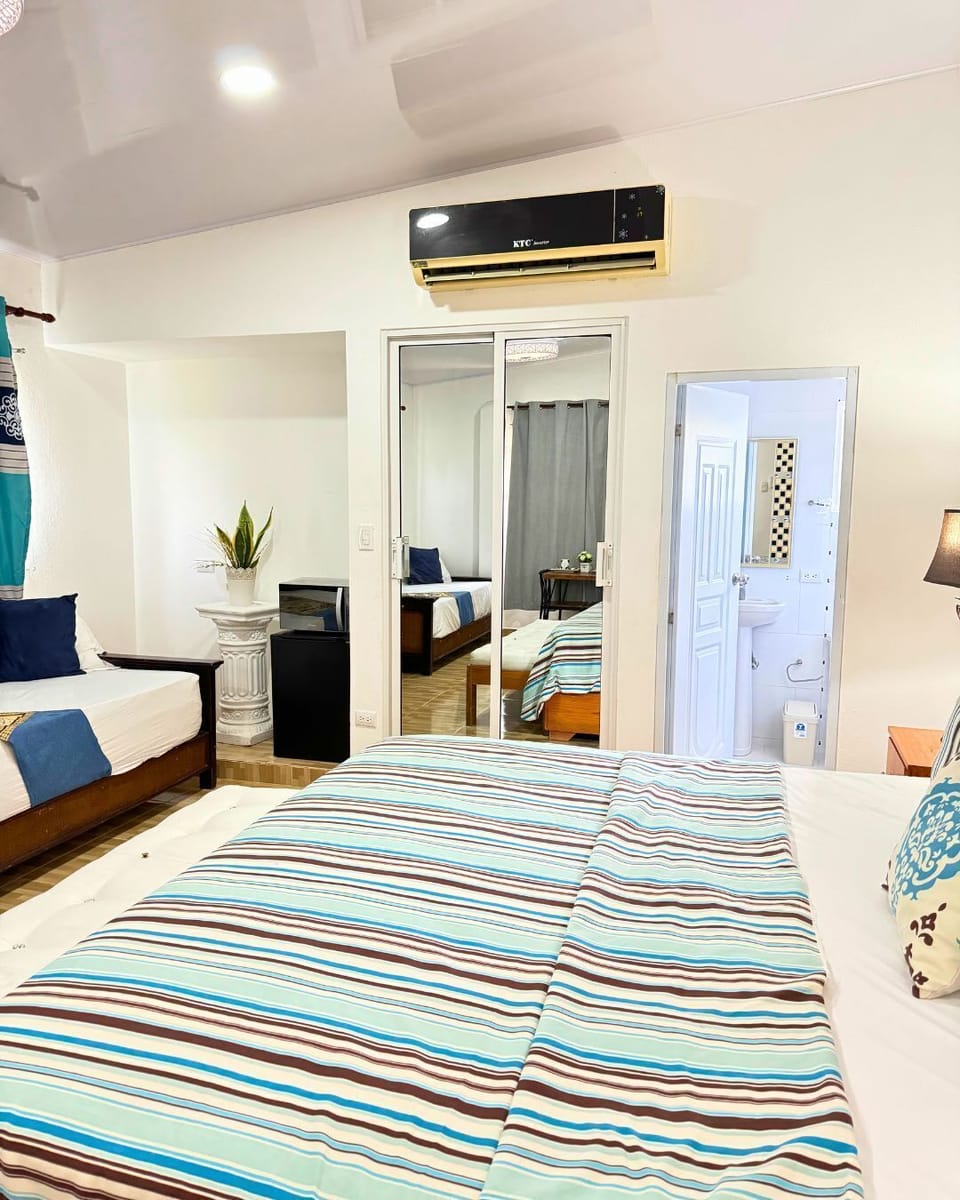 Signature Quadruple Room, Valley View | Premium bedding, individually decorated, individually furnished