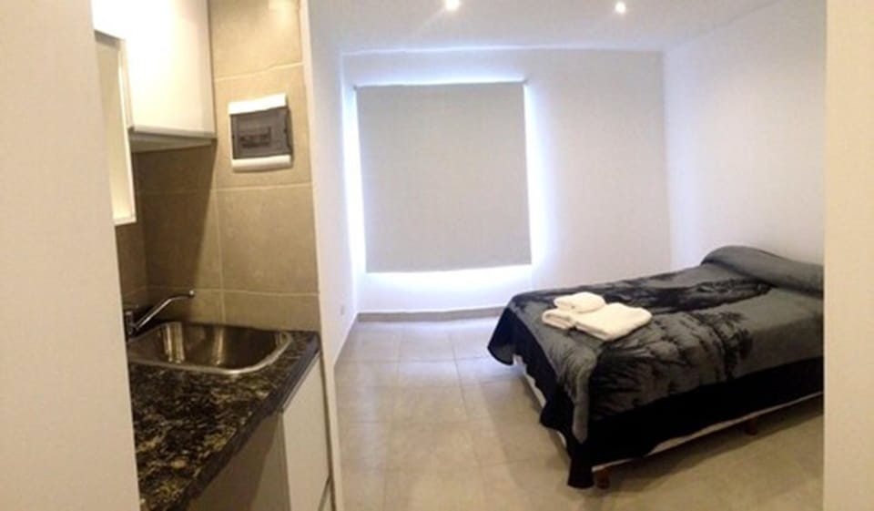 Studio | Premium bedding, desk, free WiFi, bed sheets