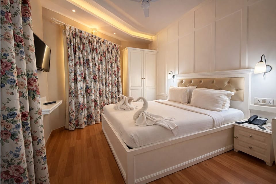 Signature Double Room, 1 Double Bed, Balcony | 1 bedroom, Egyptian cotton sheets, premium bedding, desk