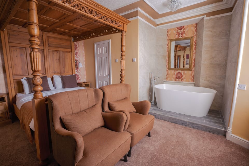 Deluxe Double Room (Room3) | Iron/ironing board, WiFi (free)