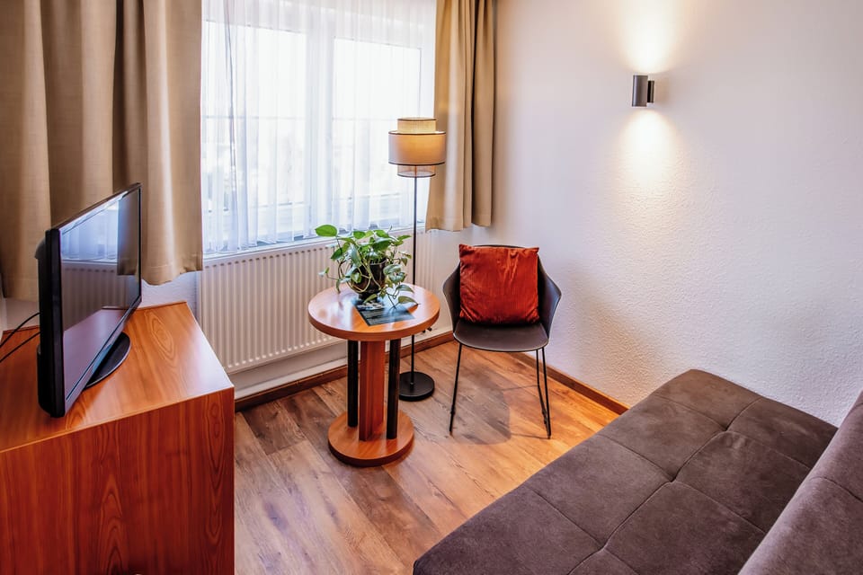 Standard Double Room, 1 Bedroom, Non Smoking, Mezzanine | Hypo-allergenic bedding, in-room safe, desk, free WiFi