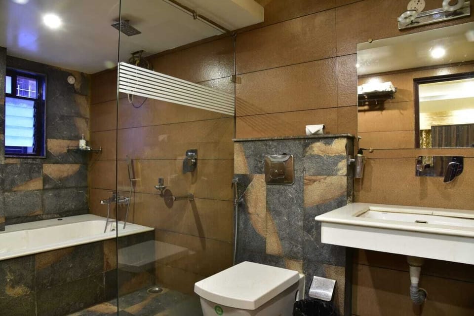 Royal Room | Bathroom