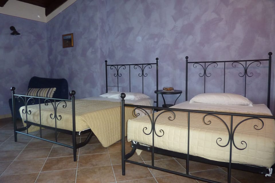 Classic Twin Room, Multiple Beds | In-room safe, desk, iron/ironing board, free cribs/infant beds