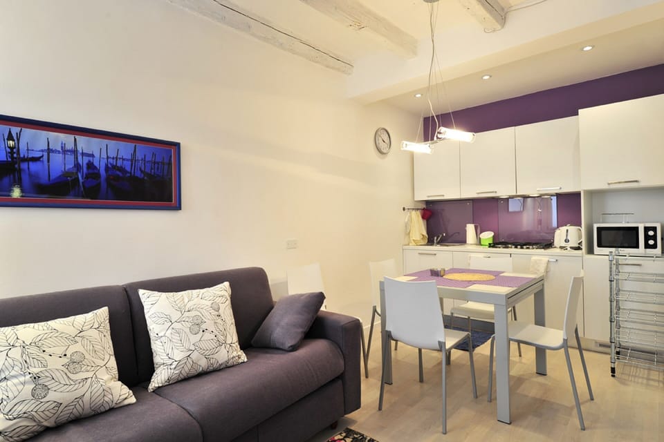 Apartment, 2 Bedrooms | Living room | TV