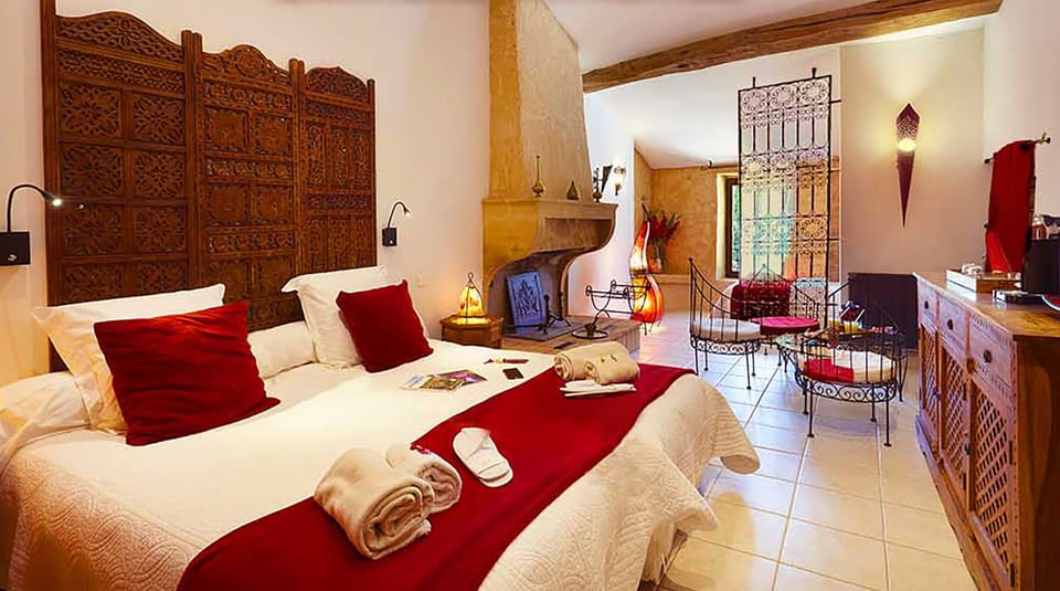 Family Room (Les Figuiers) | Individually decorated, individually furnished, blackout drapes