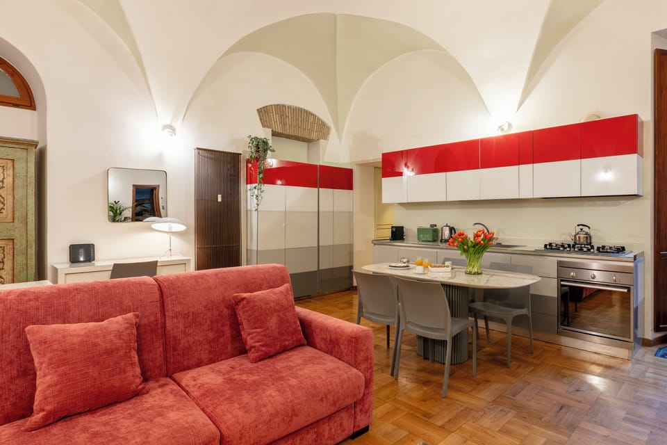 Apartment | Living room | Flat-screen TV, DVD player, iPod dock