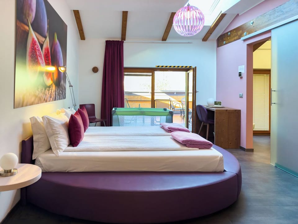 Deluxe Room | Premium bedding, down comforters, minibar, in-room safe
