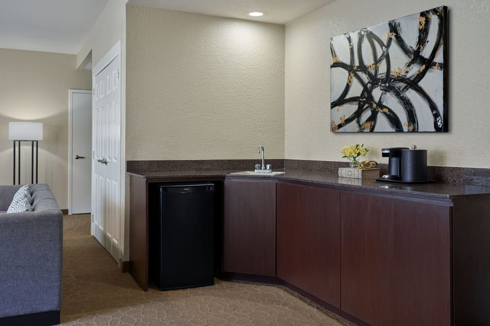 Premium bedding, pillowtop beds, in-room safe, desk